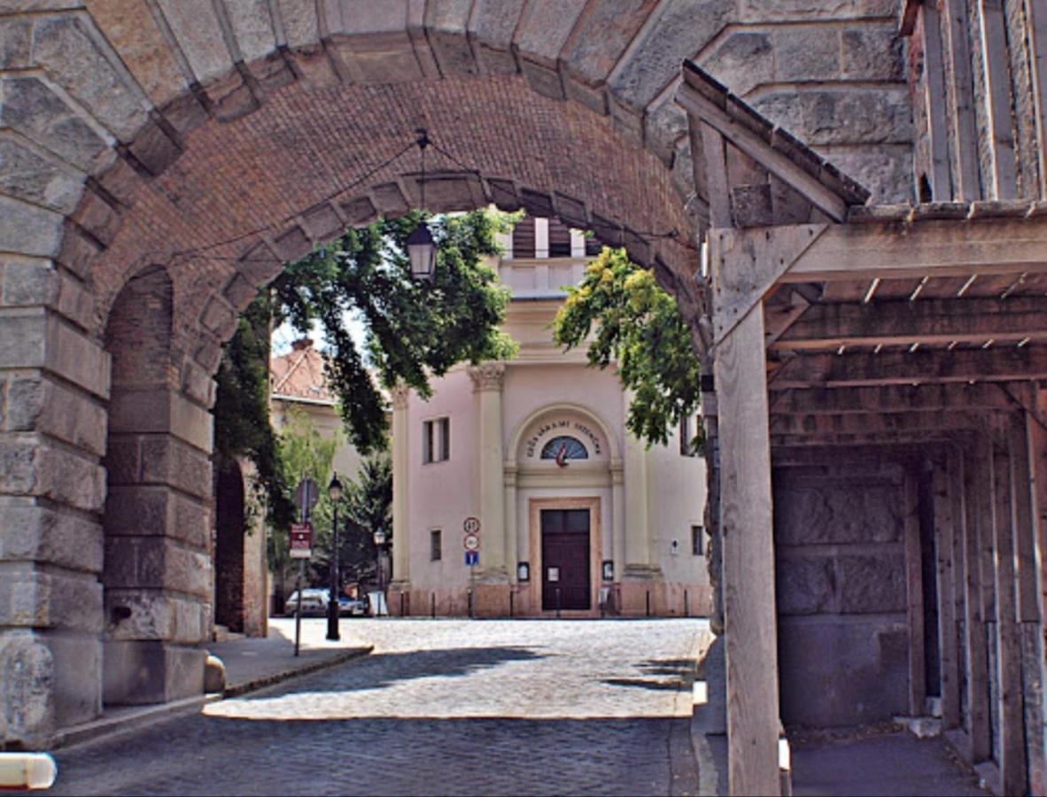 Budasmile Appartment At Buda Castle - Aircon & Free Parking بودابست المظهر الخارجي الصورة